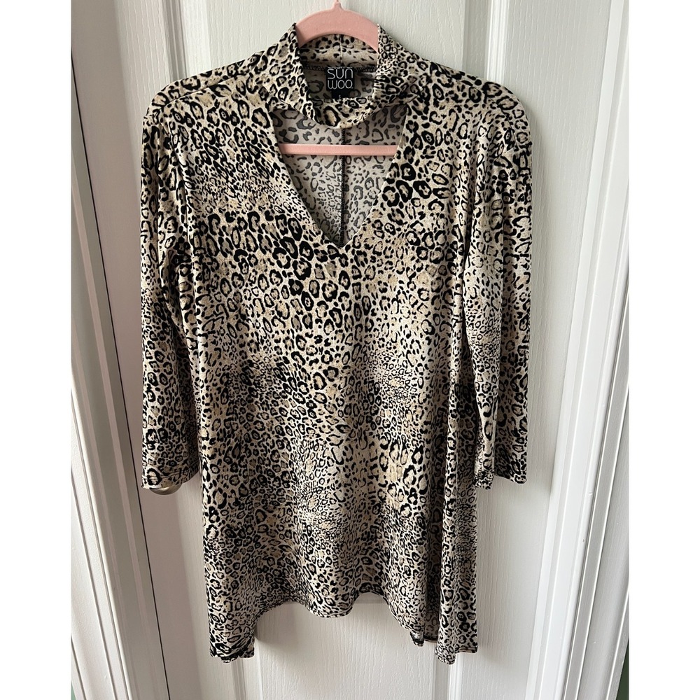 Clara Sun Woo Womens Top Animal Print Keyhole Shark Bite Hem Stretchy Size S